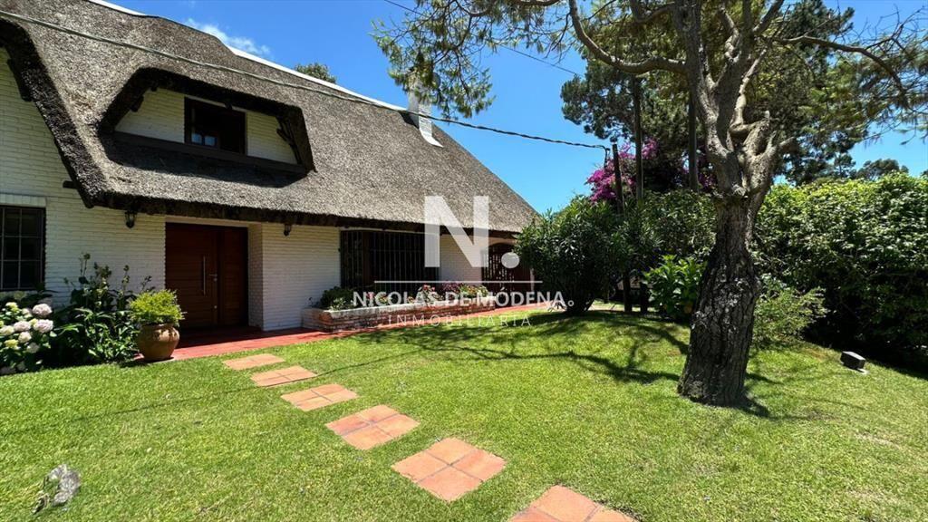 En venta casa en San Rafael, de 4 dormitorios mas dep, con