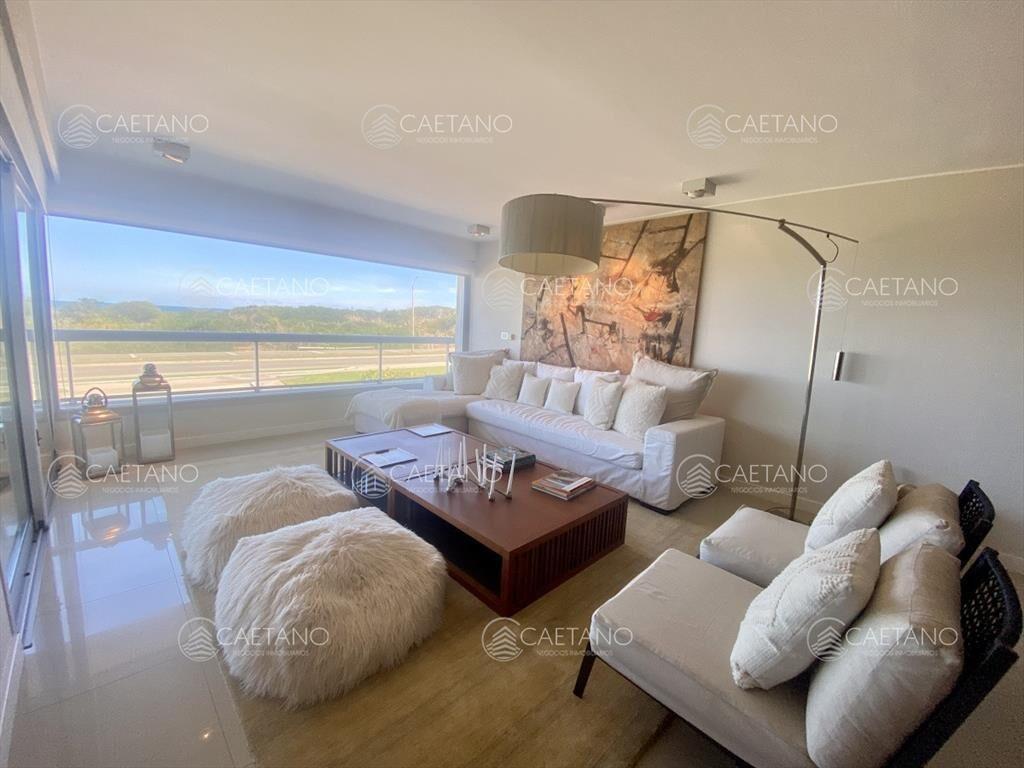 Venta apartamento frente al mar 3 dormitorios
