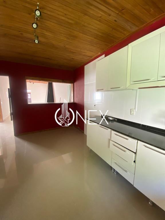 CASA CENTRICA EN VENTA , CON RENTA PAYSANDU
