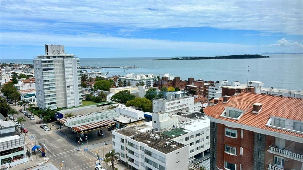 Encantado departamento en venta peninsula!