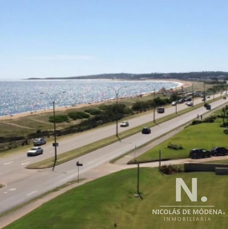 Moderno apartamento de Dos Dormitorios con Vista al Mar - P