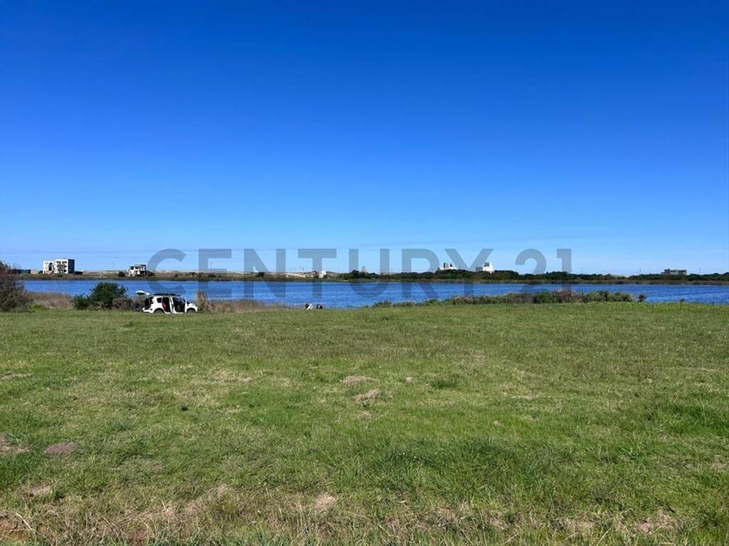 Oportunidad !!Venta Terreno Santa Mónica Usd 63.900 a pas...