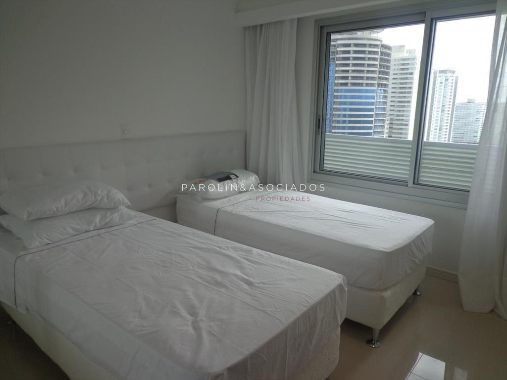 Apartamento en venta de 3 dormitorios en Look Brava Tower,