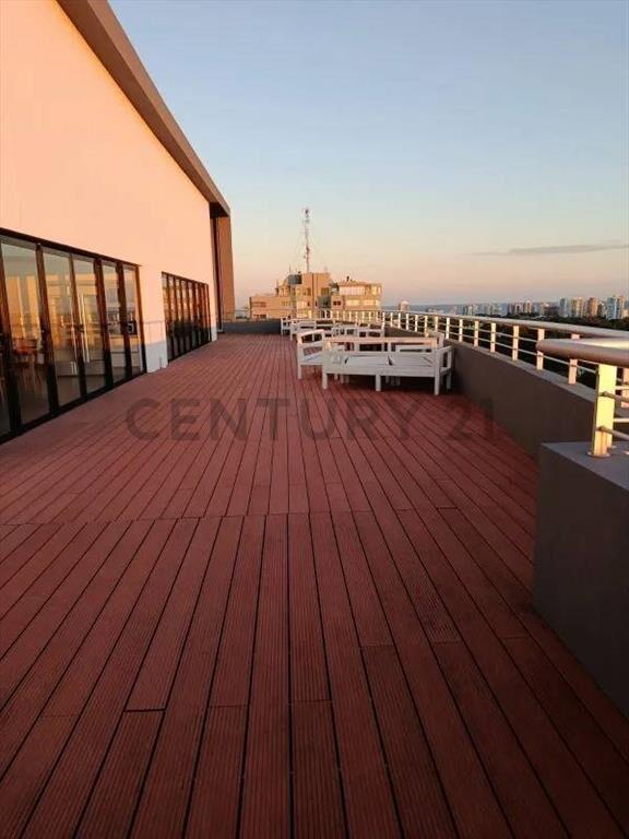 Punta del este, 2 dormitorios, balcon, cochera, amenities...