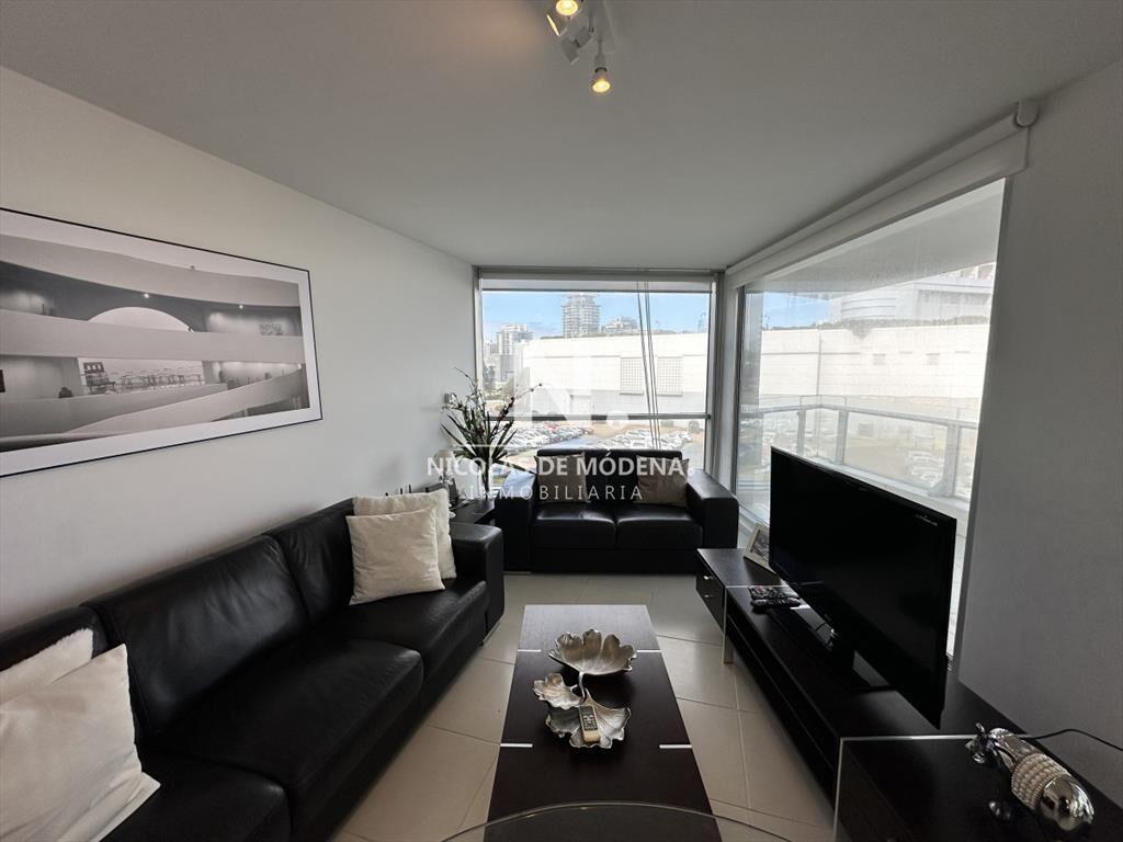 Vende apartamento de 3 dormitorios en Seasons del
