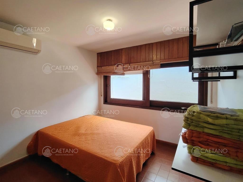 Casa de 3 dormitorios en alquiler anual, Playa Mansa, Punta