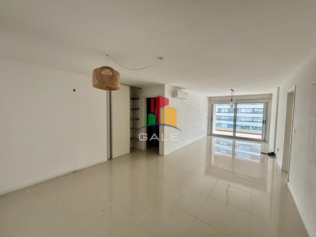 Venta de apartamento en Icon Brava Tower · Punta del Este.