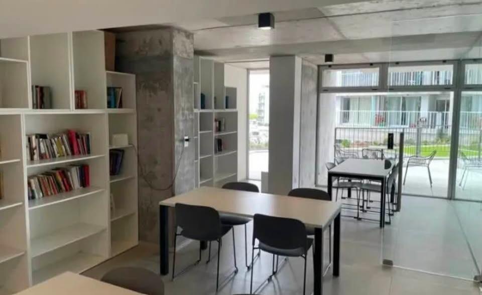 Apartamento en Malvin | Un dormitorio, frente al Plaza Ital