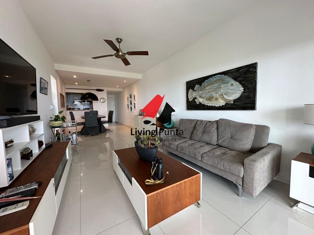 Vende departamento en Azure tower, playa mansa de