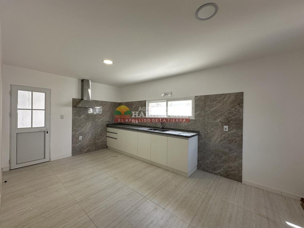 Alquiler en Canelones, 2 dorm, cocina comedor a