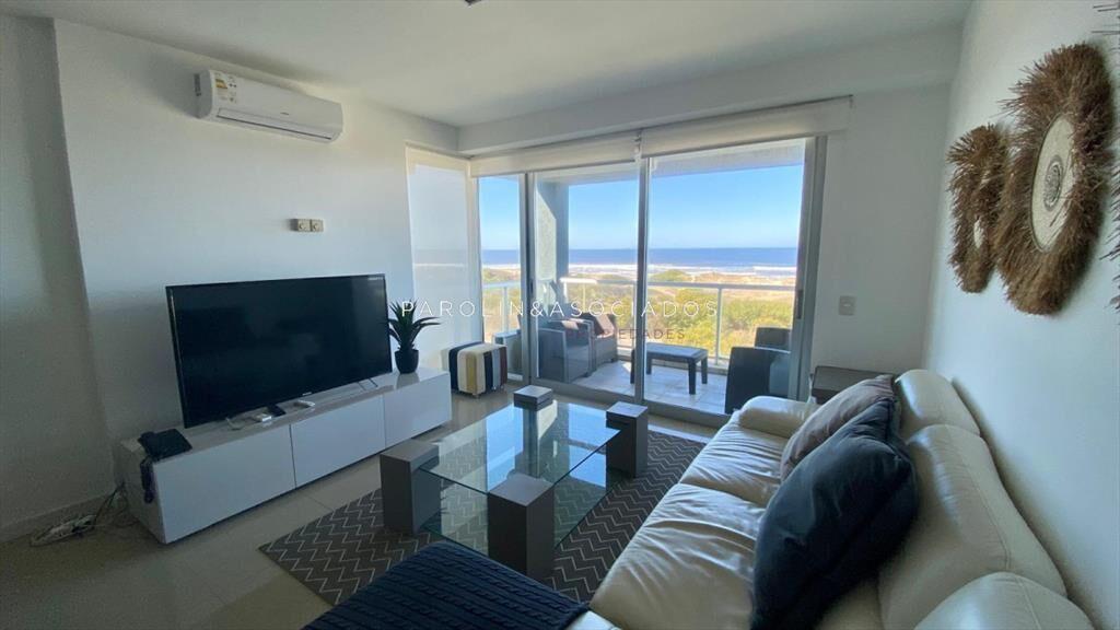 Apartamento de 3 dormitorios en venta en edificio Blue Mari