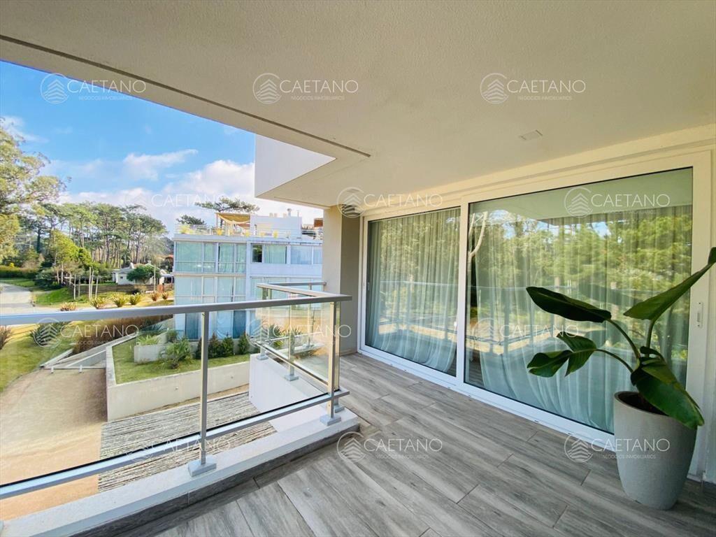 Apartamento en Venta Tres Suites y Dependencia Playa Brava