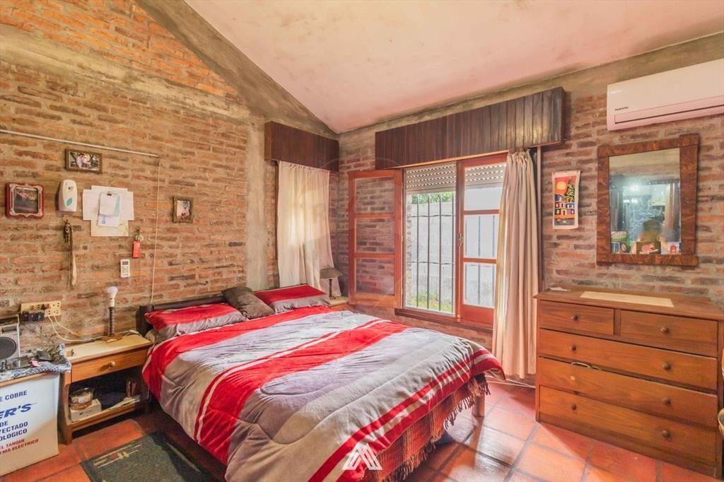 Venta Casa amplia y sólida Barrio Talar Pando