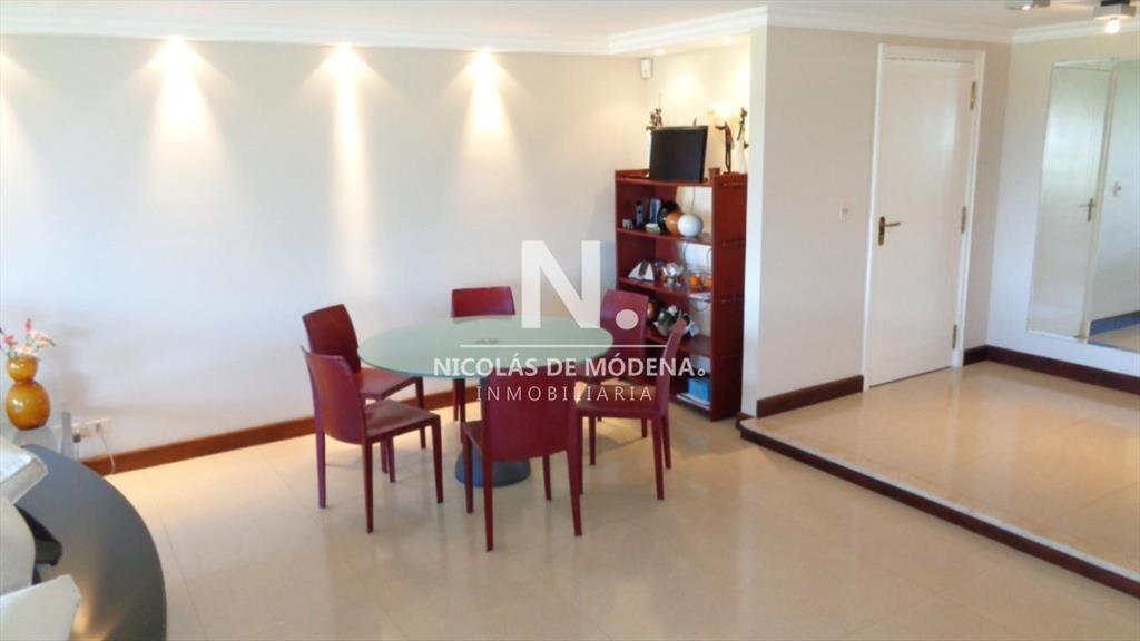 Apartamento de 4 dormitorios en Punta del Este al