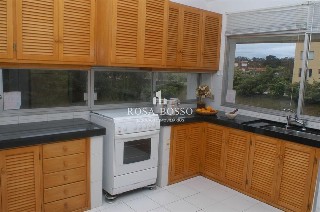 Casa en Pinares, 6 dormitorios *