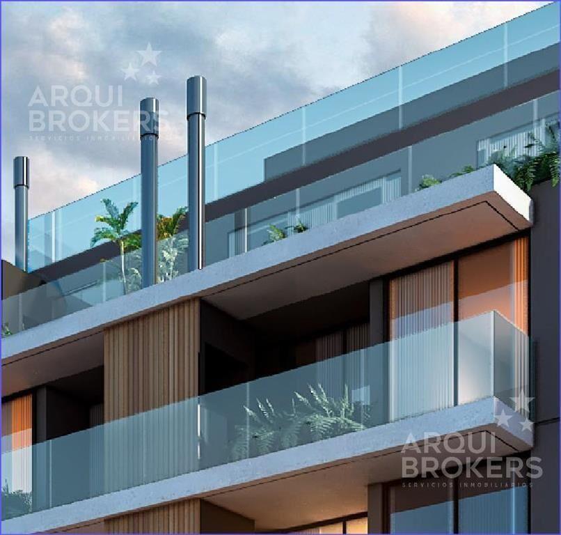 Apartamento de dos dormitorios con patio en venta en Malvín