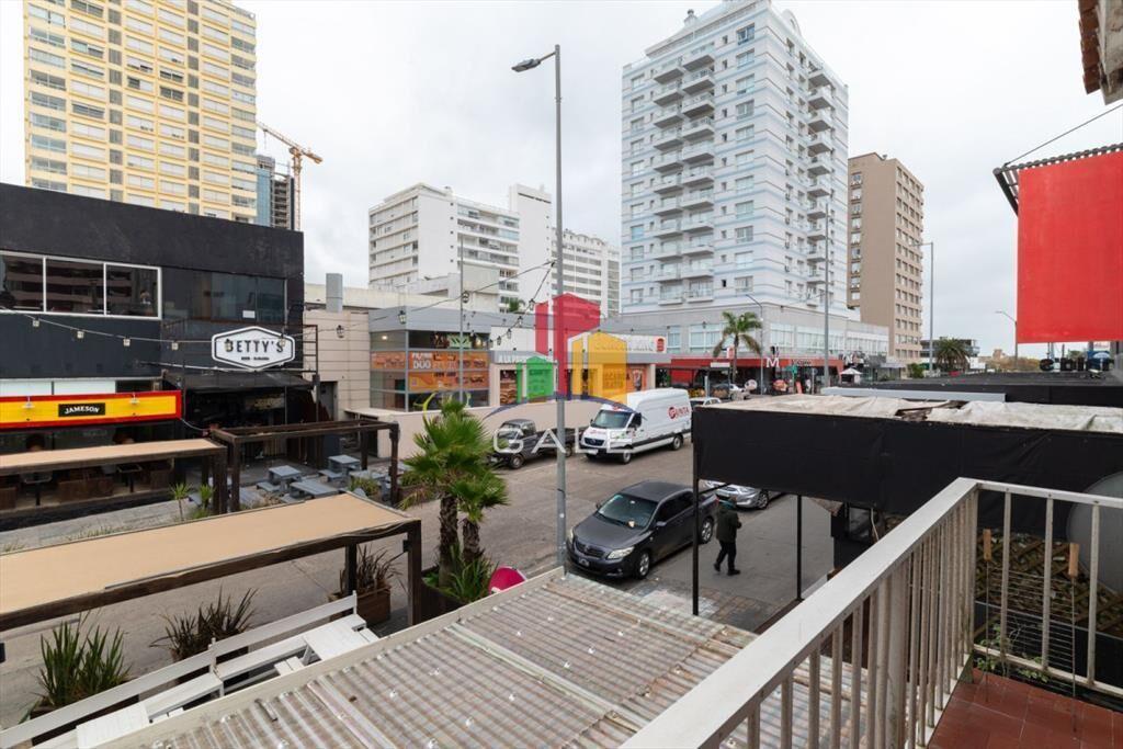 Apartamento en venta de 3 dormitorios y de en del