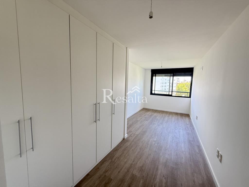 VENTA CENTRO CON COCHERA 1 DORMITORIO y MEDIO