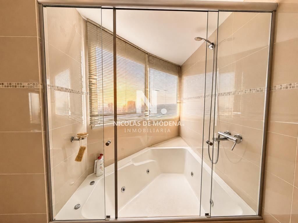 En venta apartamento de 3 dormitorios con vista