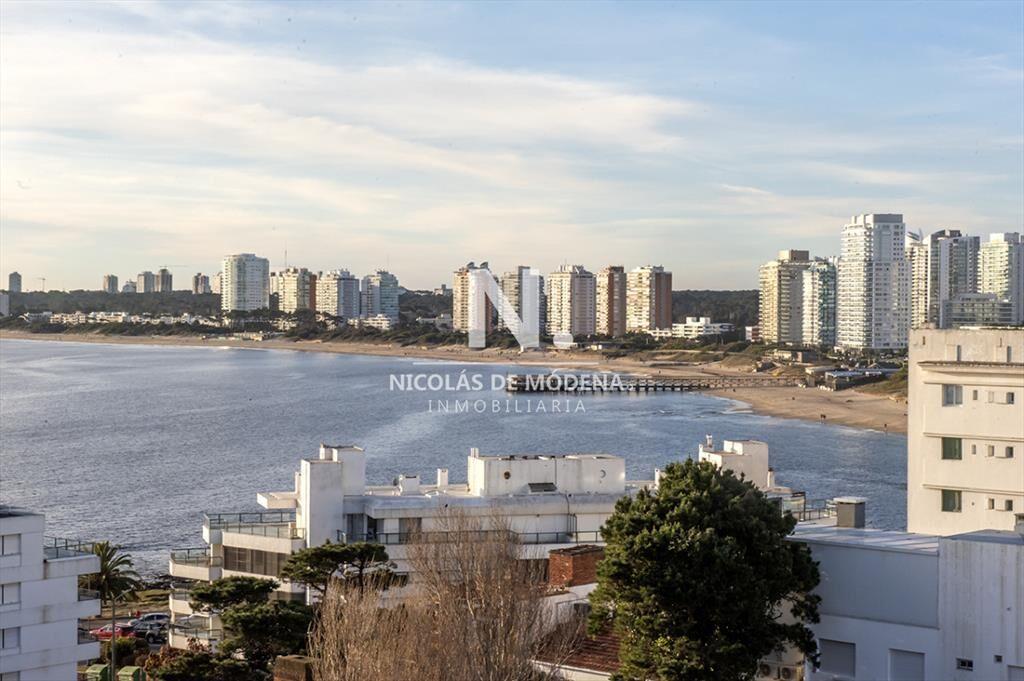 Vende departamento de 3 dormitorios con vista al