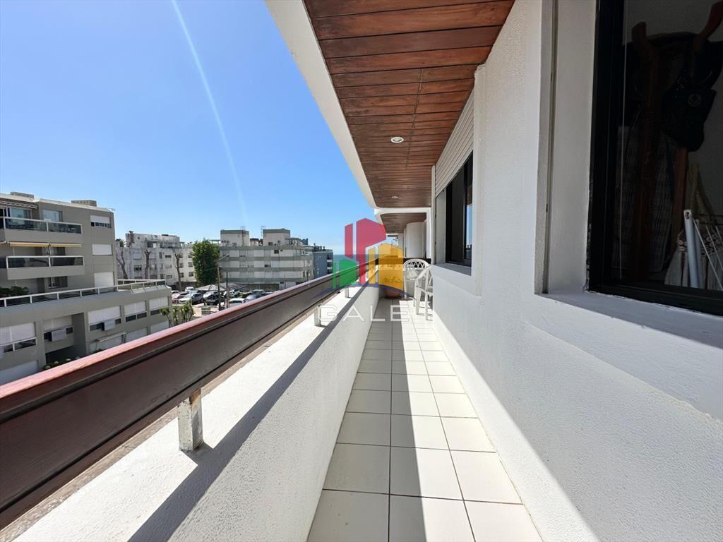 Apartamento de dos dormitorios en venta en Punta