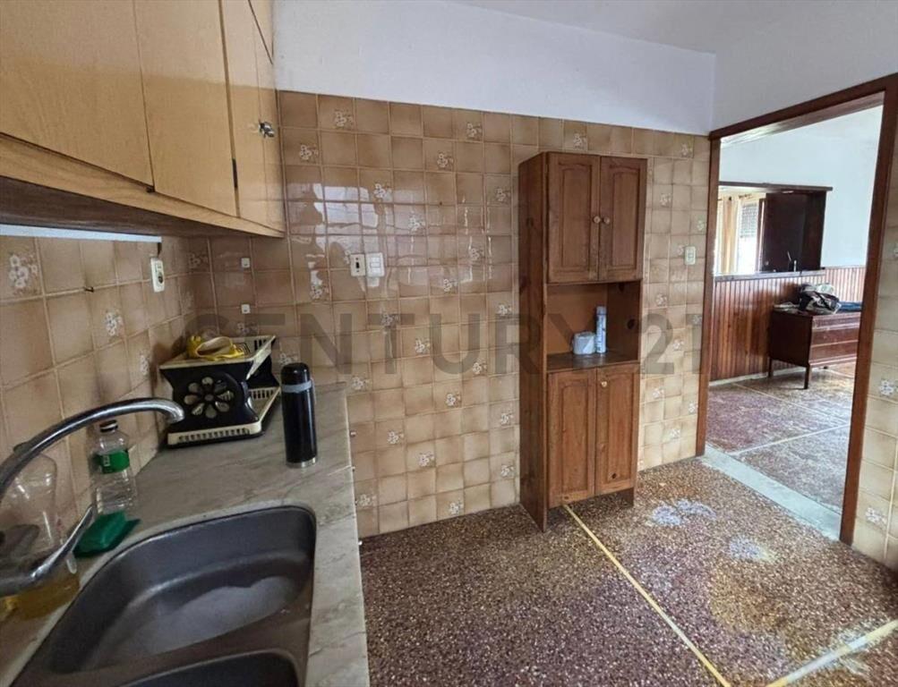 Venta Casa 3 Dormitorios + Apto Barrio Ituzaingó USD.149....