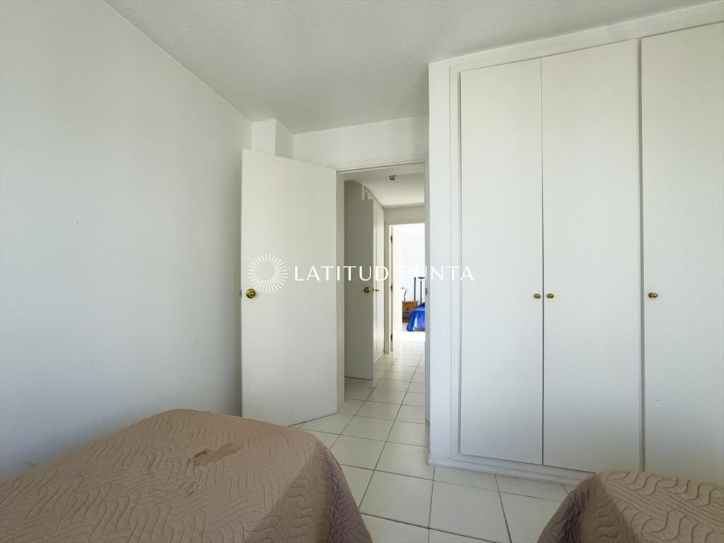 Apartamento en Brava, 2 dormitorios, piso alto