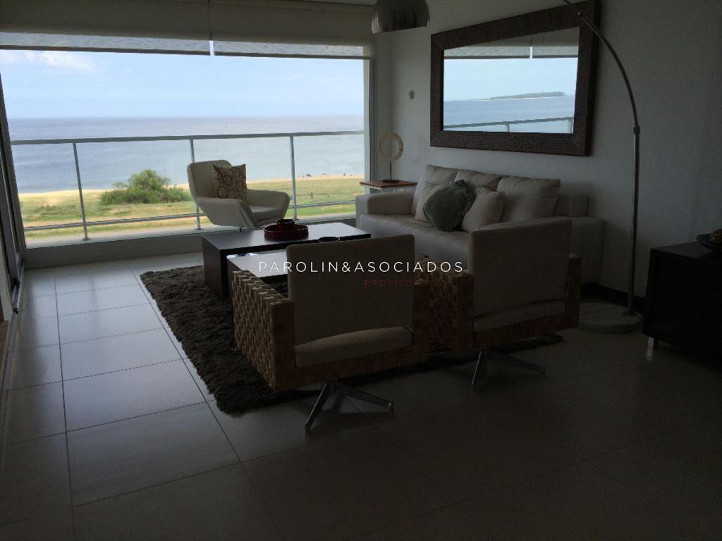 Hermoso apartamento en venta de 4 dormitorios en Ville de M