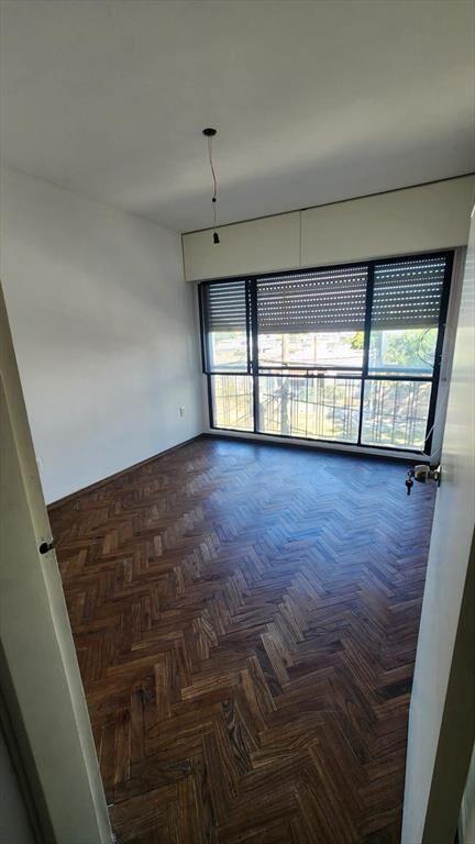 Venta Casa 2 dormitorios con balcón y azotea en excelente z