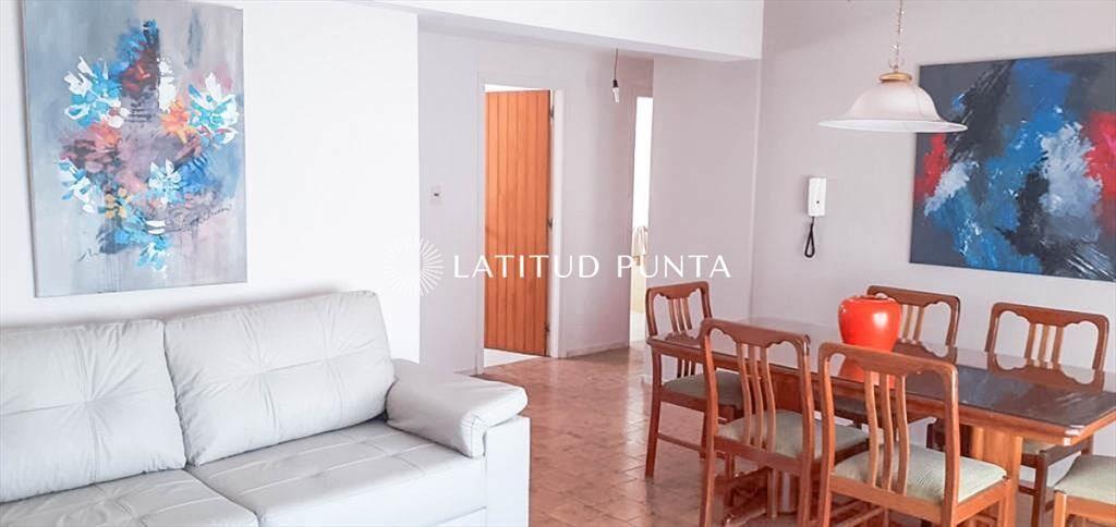 Piriapolis, apartamento de dos dormitorios a 100