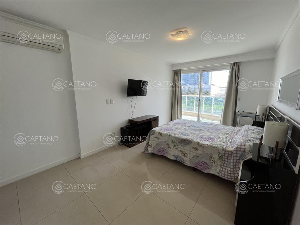 Apartamento en Alquiler a una cuadra del mar en