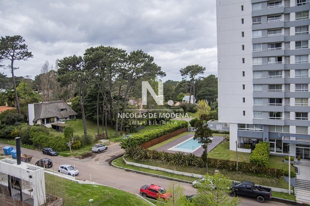 Apartamento en venta y alquiler. Playa Mansa 2