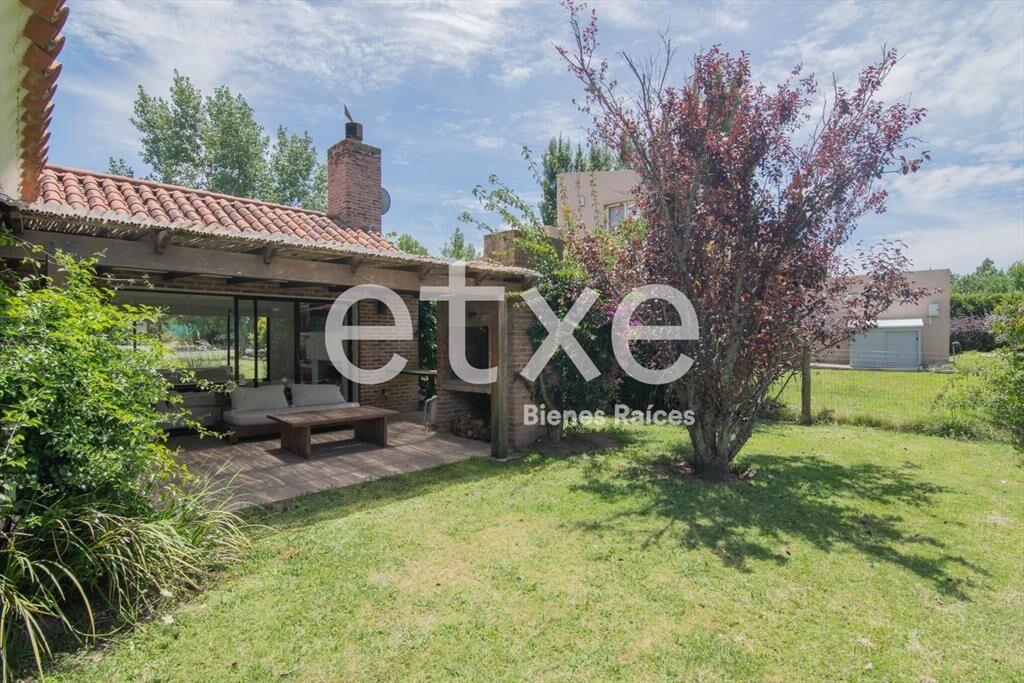 Casa en Venta en Lomas de Carrasco...