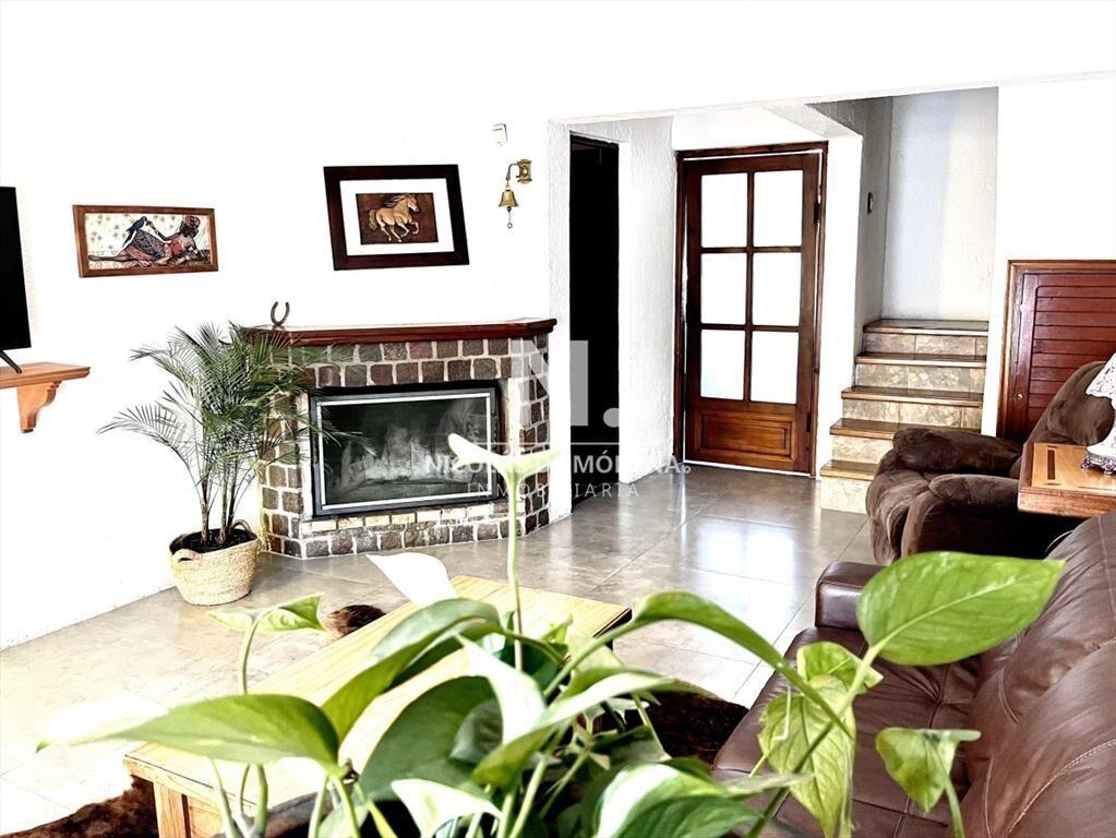 Venta de Casa, 3 Dormitorios, 2 Baños y Barbacoa