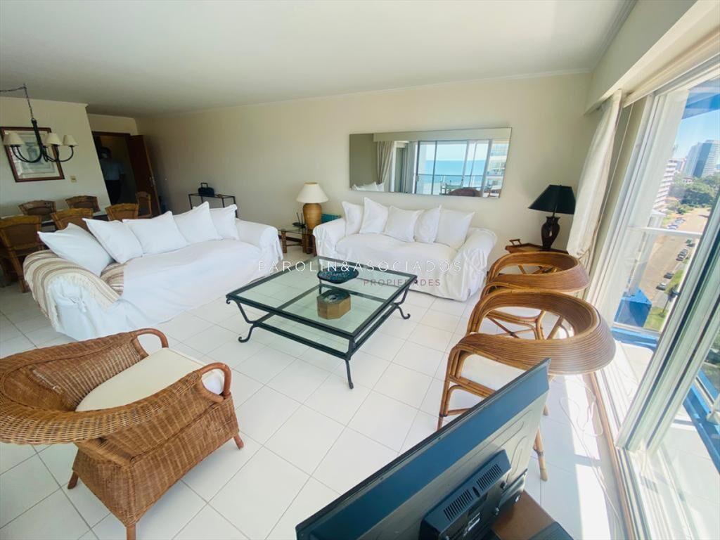 Apartamento de 3 dormitorios en Terrazas de Villa