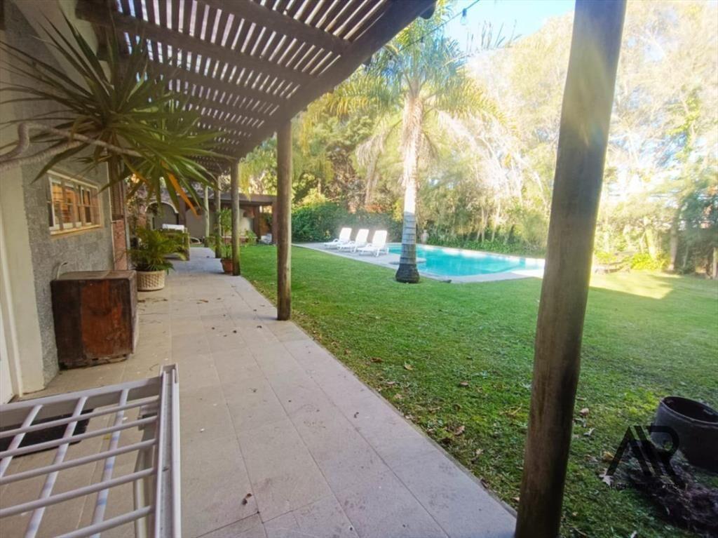 Casa en venta c/ cochera en Roosevelt