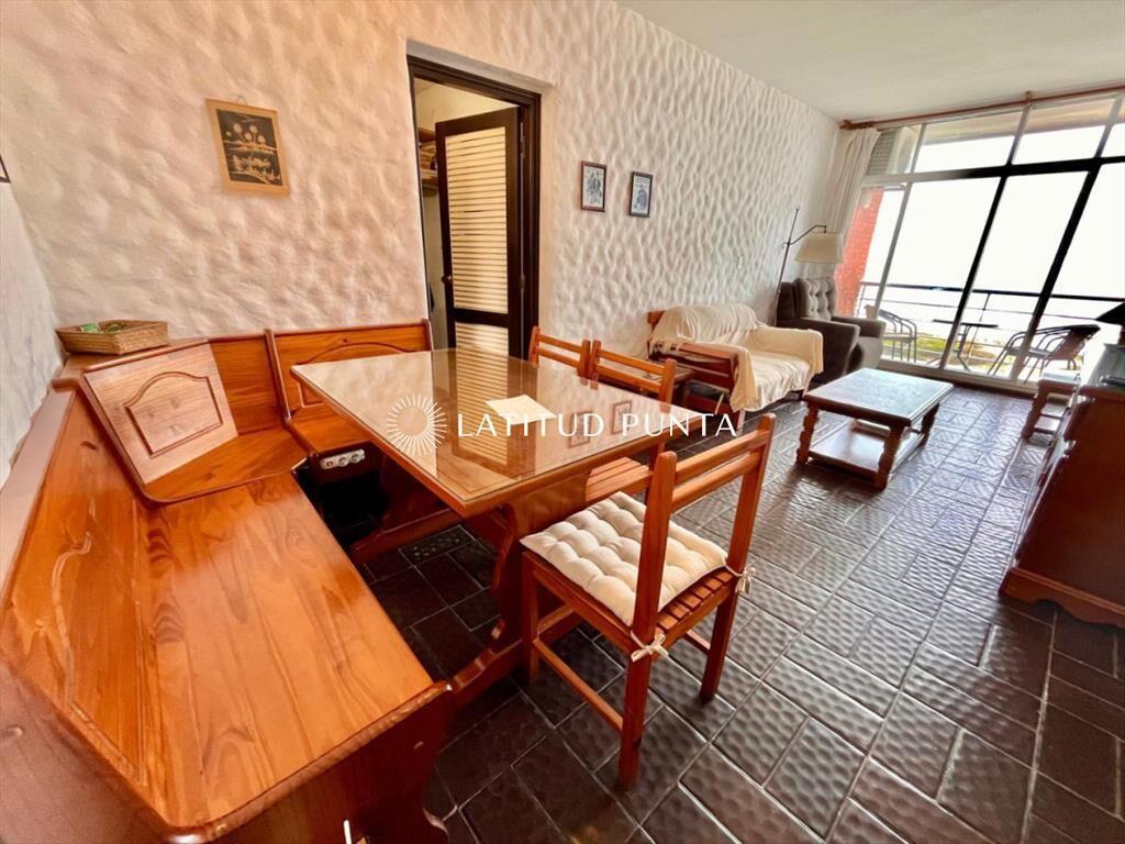 Apartamento 2 dormitorios y medio. Brava