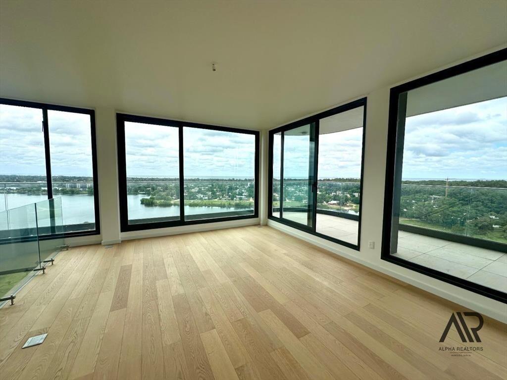 Apartamento en venta de 4 dormitorios c/ cochera en Aero...