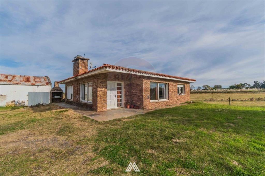 Venta de campo 5,8Ha. con casa en La Montañesa