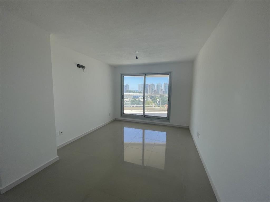 VENTA APARTAMENTO DE 3 DORMITORIOS EN PUNTA DEL ESTE CON PA