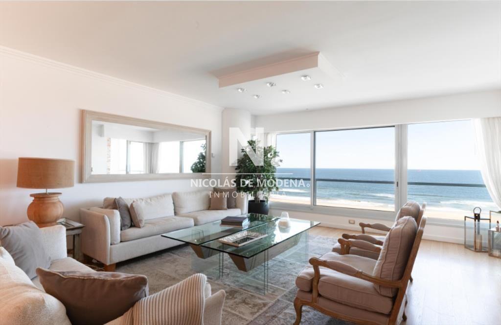 Vende apartamento de 2 dormitorios en Brava Punta