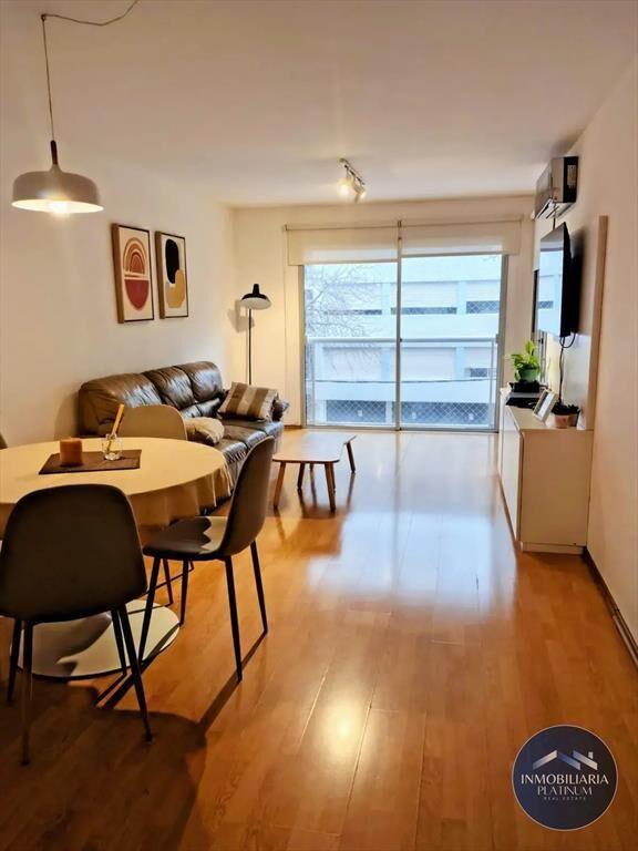 Apartamento en venta c/ cochera en Punta Carretas