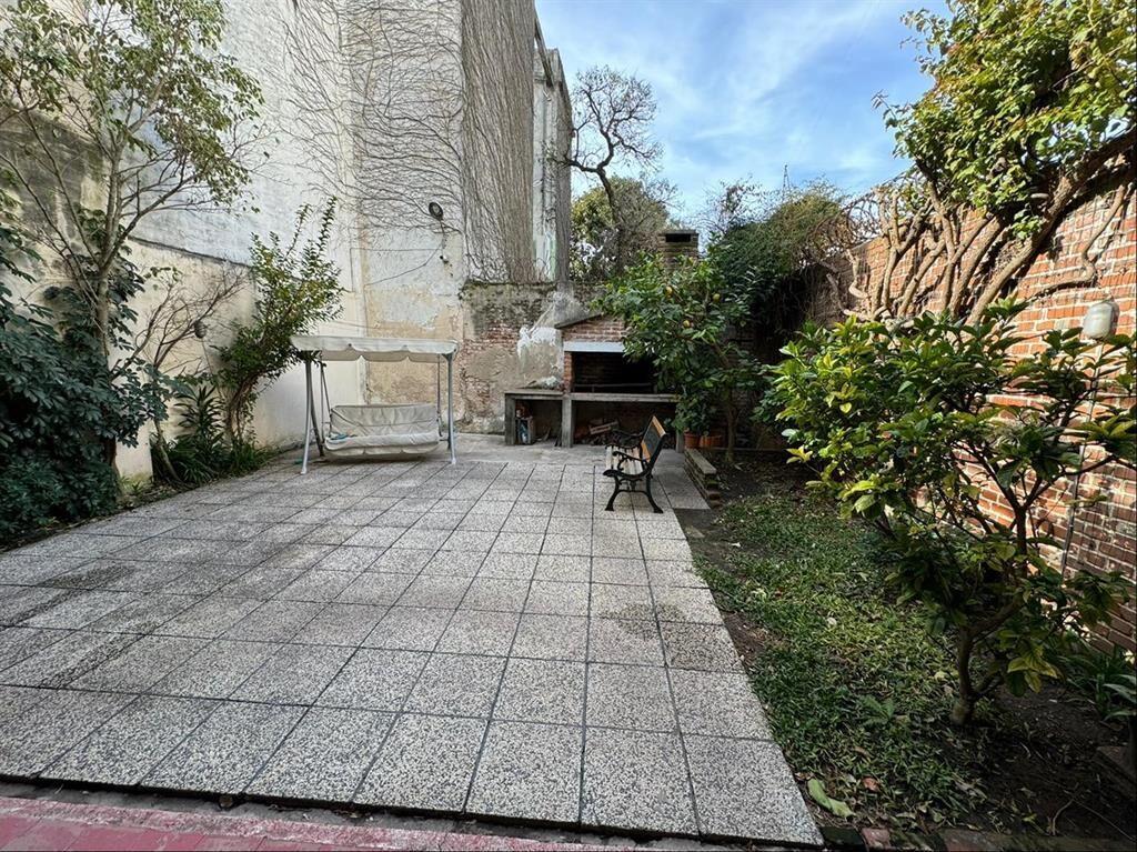 CASA EN VENTA POCITOS DOS PLANTAS
