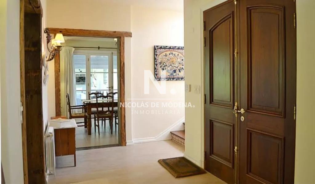 Impecable casa en venta comodo e iluminada.