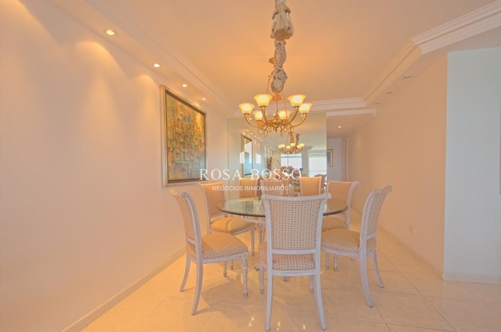 Venta apartamento de 3 dormitorios en primera -
