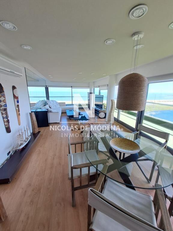 Espectacular PentHouse de primer linea frente al