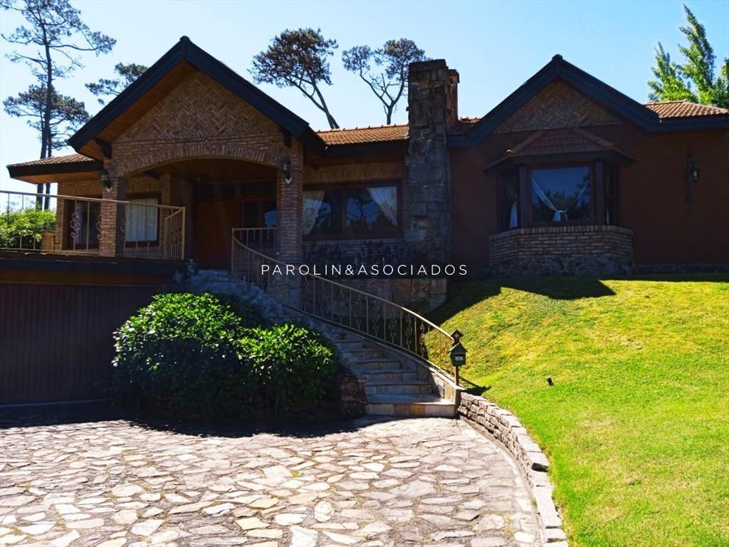 Casa en venta de 3 dormitorios en Pinares, Punta del Este.