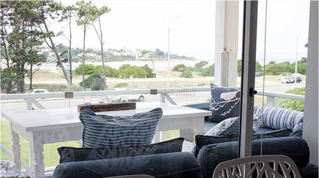 Apartamento de 2 dormitorios a la venta en del