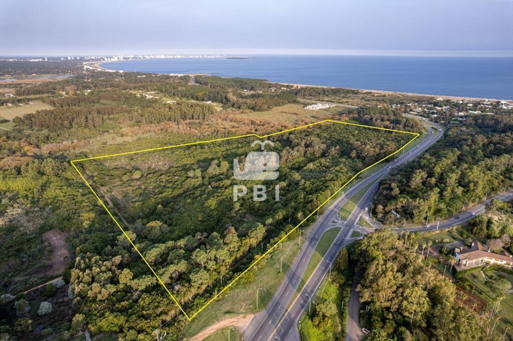 Terreno de 22,8HA con 700m de frente a la Ruta IB
