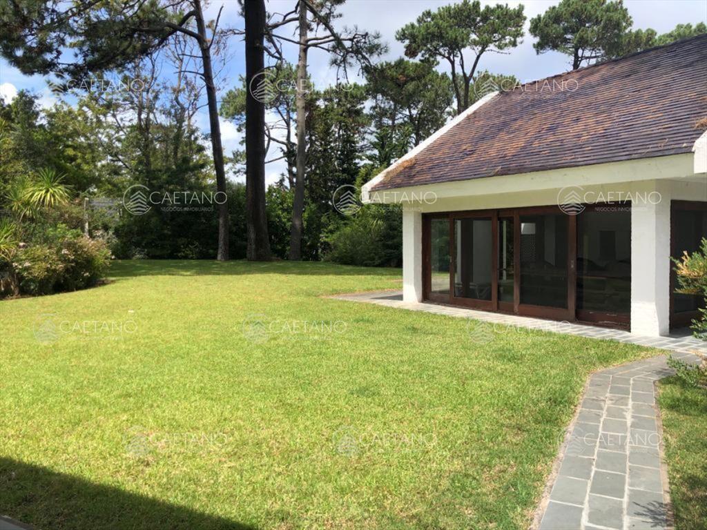 Casa en venta en Lugano, Punta del este, 3 y